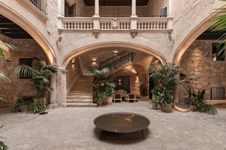 Nobis Hotel Palma es uno de los 11 hoteles 5 estrellas Gran Lujo en Mallorca
