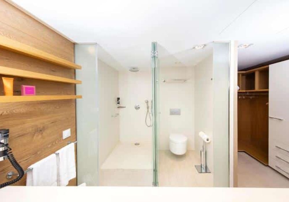 Baño en el Leonardo Boutique Hotel Mallorca Port Portals