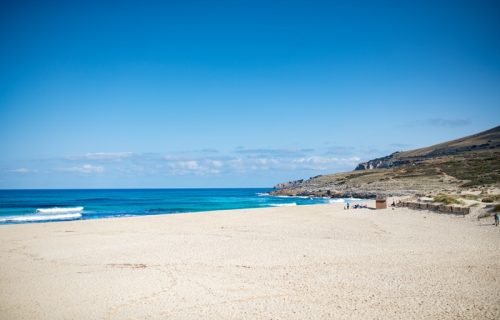 Vista panorámica de la playa de Cala Mesquida de su lado derecho
