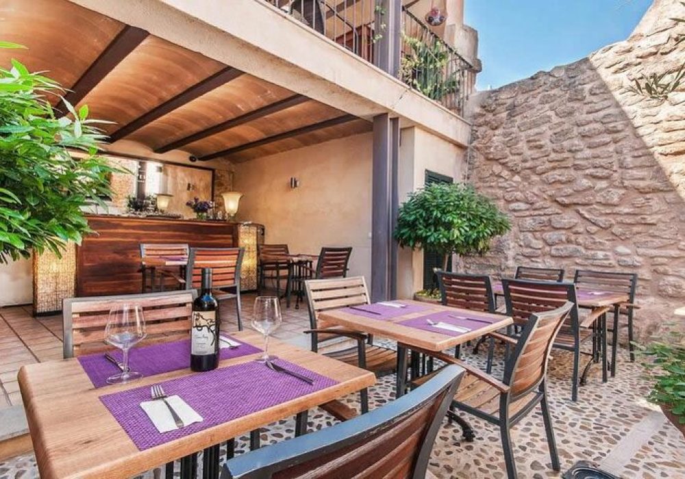 Terraza en Hotel Ca'n Pere en Alcudia