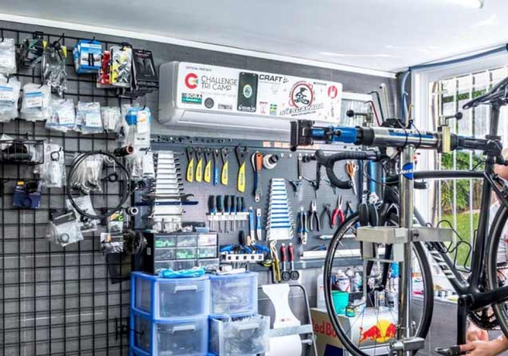 Técnico especializado de bicicletas del hotel