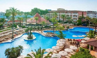 Piscinas recreativas del complejo del hotel