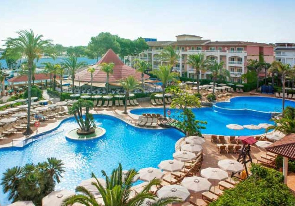 Piscinas recreativas del complejo del hotel