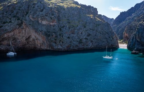 Vista aérea de la desembocadura del Torrent de Pareis desde el mar